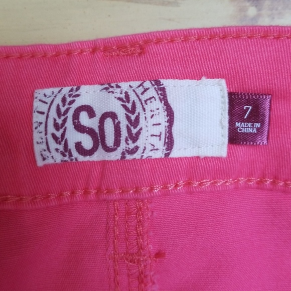 Shorts - Picture 3 of 3